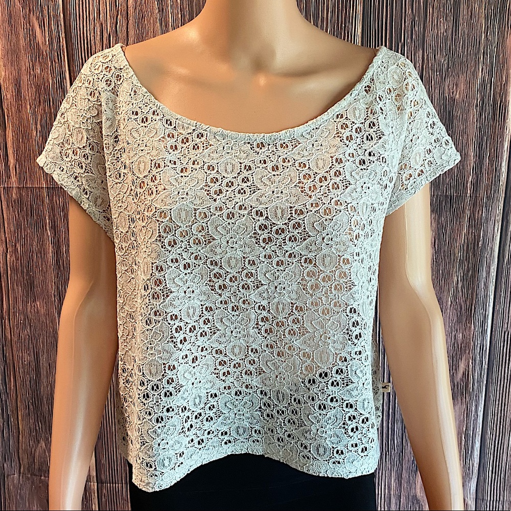 Hollister size large off white light gray floral lace summer blouse